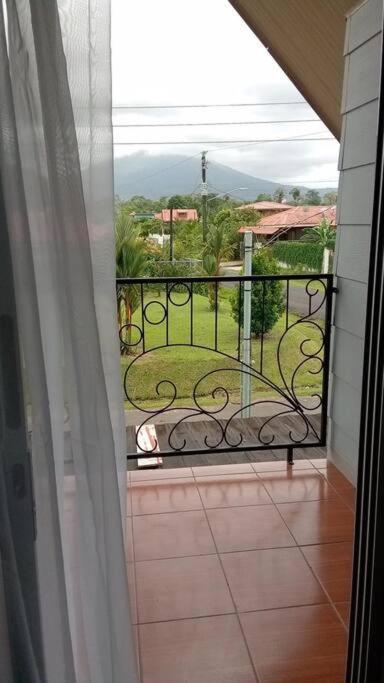 Casa de las Rosas Volcán Arenal La Fortuna Esterno foto